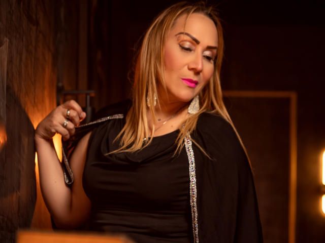 DianeOasis - Live porn &amp; sex cam - 21720965