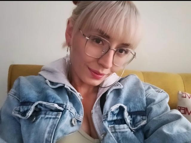 SaraleePoison - Live porn &amp; sex cam - 21726909