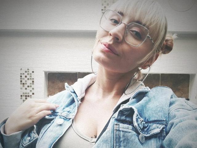 SaraleePoison - Live porn &amp; sex cam - 21726913