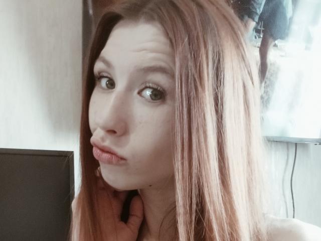 AngelinaBlue69 - Live sex cam - 21728393