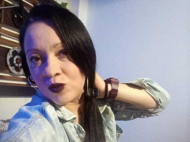 CharloteEzra - Live sex cam - 21739381