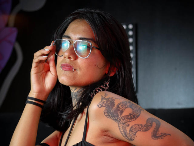 MeganHonney - Live sex cam - 21751361