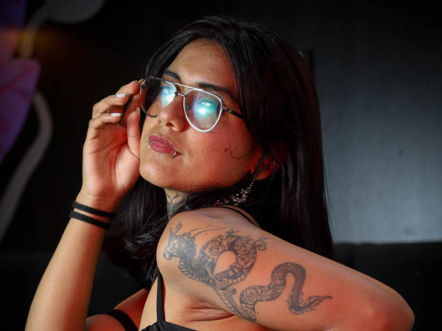 MeganHonney - Live sex cam - 21751365