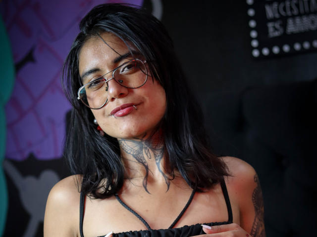 MeganHonney - Live sex cam - 21751373