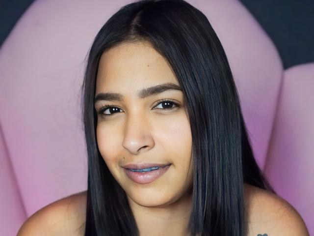 GeraldineArias - Live sex cam - 21754813