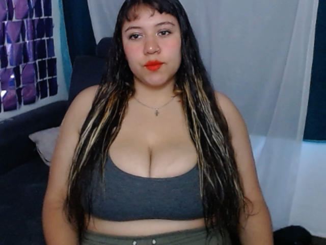 KrisGarner - Live Sex Cam - 21754897
