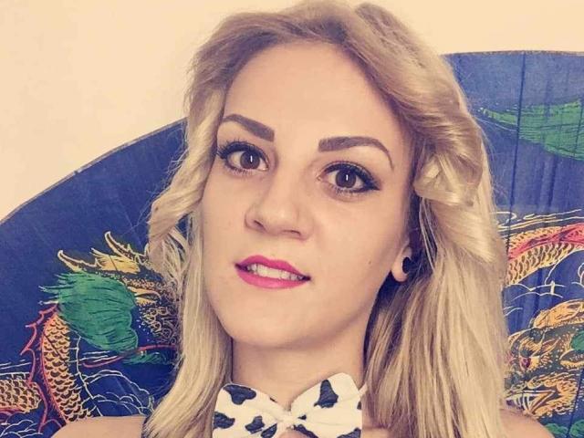 SarahFontain - Live porn &amp; sex cam - 21772209