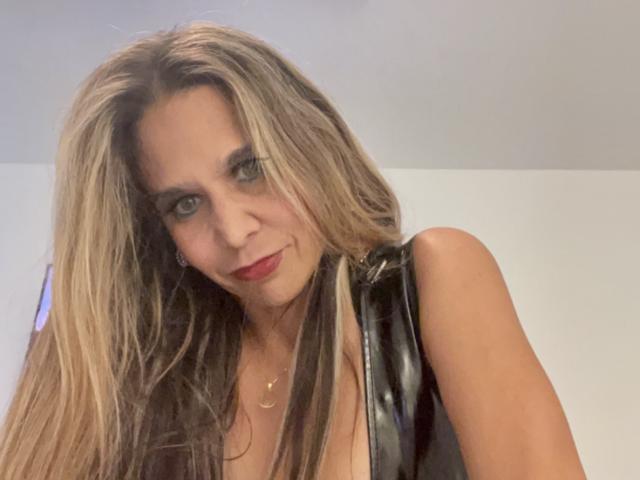 Icequren69 - Live sexe cam - 21772933
