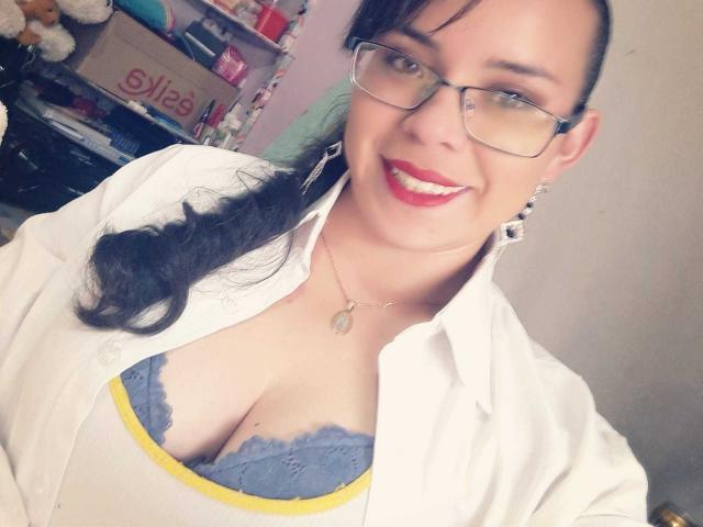 EmmaDulce - Live sex cam - 21778585