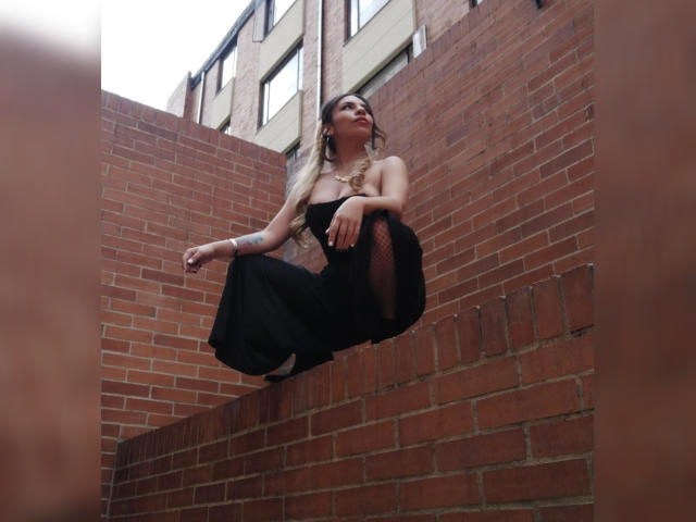 VioletaStone - Live porn &amp; sex cam - 21780513