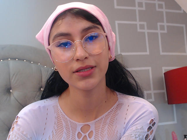 EmaHenderson - Live sex cam - 21791825