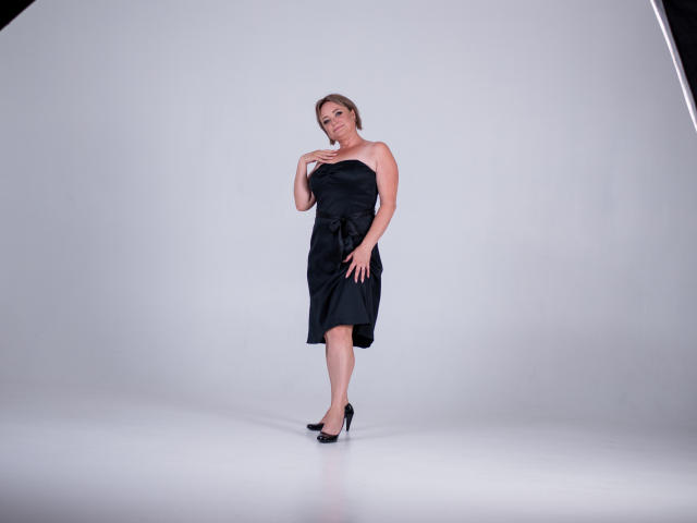 SnezhanaRells - Live porn &amp; sex cam - 21791921