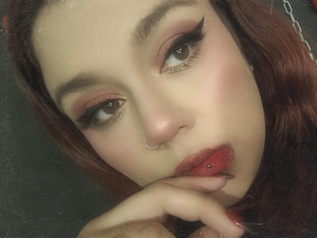 EmilyDom - Sexe cam en vivo - 21796085