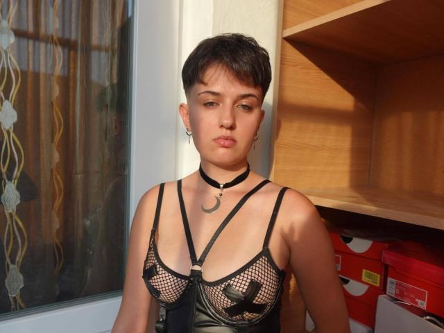 MistressMaeveFirst - Live sexe cam - 21803577