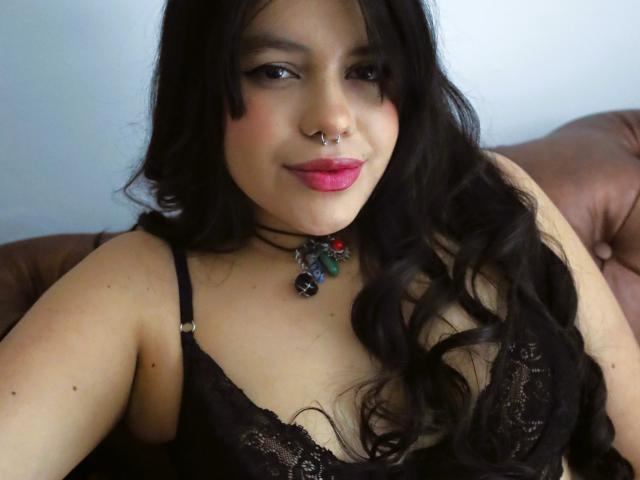 LunaRamirez - Live sex cam - 21806517