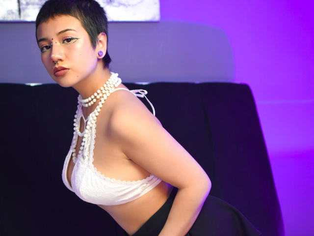 MadisonThomson - Live Sex Cam - 21808405