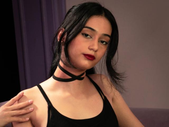 LunaXHottie - Live Sex Cam - 21810213