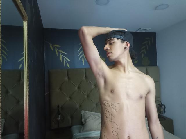 ThiagoHot69 - Live Sex Cam - 21810893