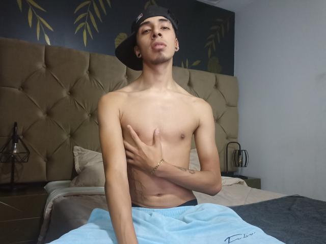 ThiagoHot69 - Live Sex Cam - 21810901