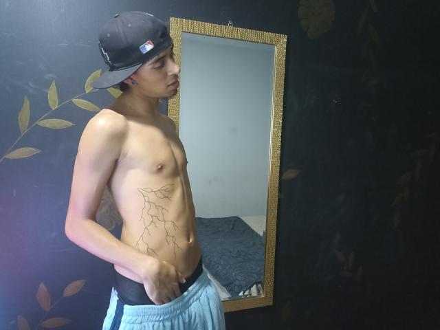 ThiagoHot69 - Live Sex Cam - 21810905
