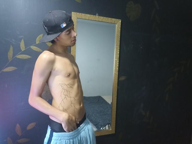 ThiagoHot69 - Live Sex Cam - 21810909