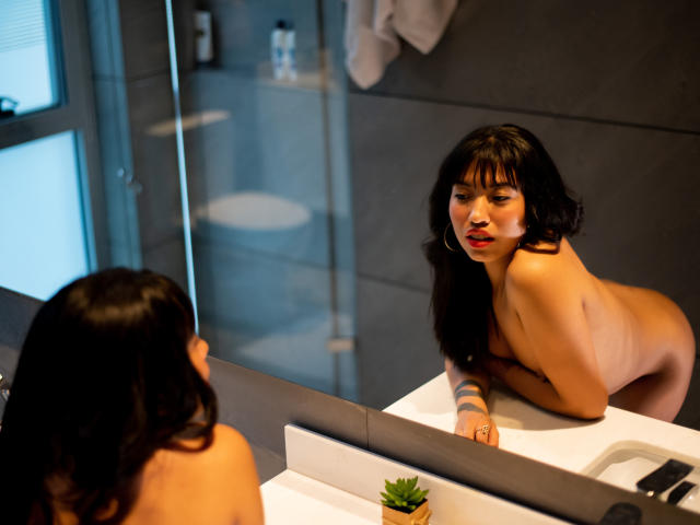 LuciaGarcia - Live Sex Cam - 21813657