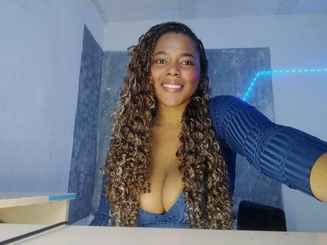 EmiraHot - Live sexe cam - 21818157