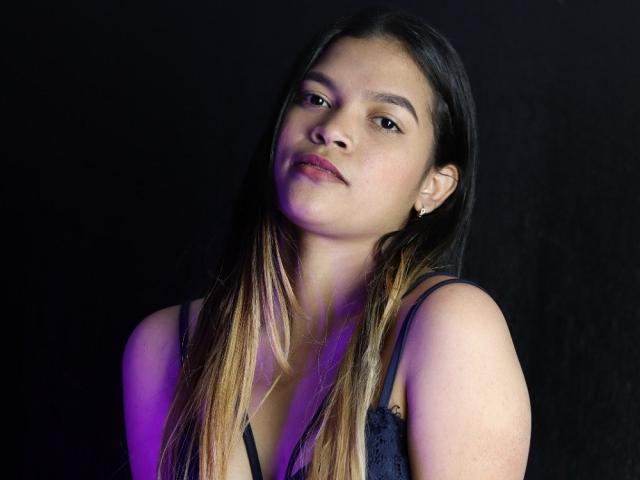 Greychell - Live sexe cam - 21821421