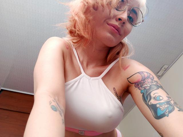 SaraleePoison - Live sex cam - 21829073