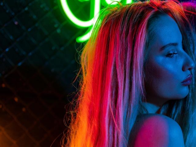 ElzaKomx - Live sex cam - 21838529