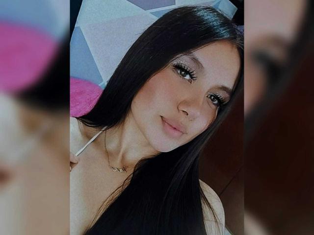 AlessiaPiel - Live sexe cam - 21846321