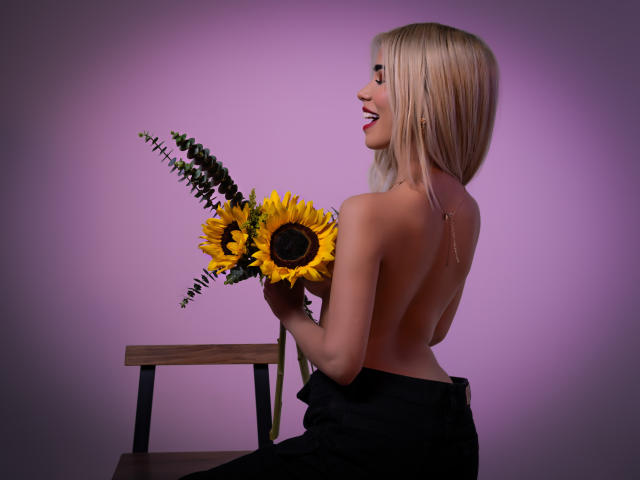 ChristieGarci - Porno na żywo i seks kamera - 21847549