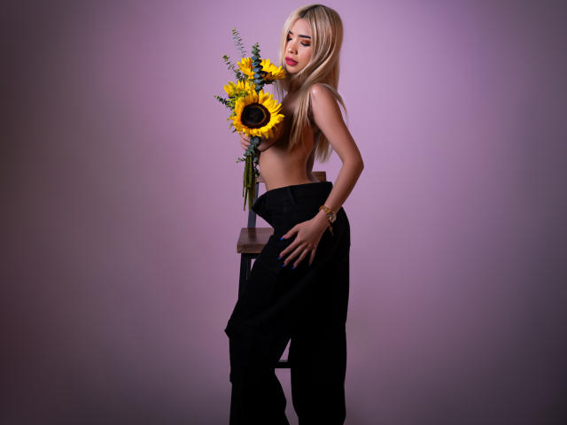 ChristieGarci - Live porn &amp; sex cam - 21847569