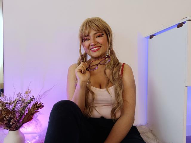 LilaPoiluDom - Live porn &amp; sex cam - 21849229