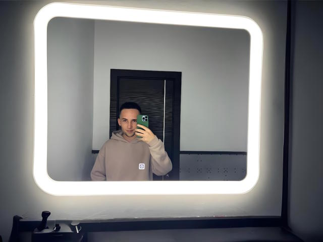 TommyGunLove - Live Sex Cam - 21856865