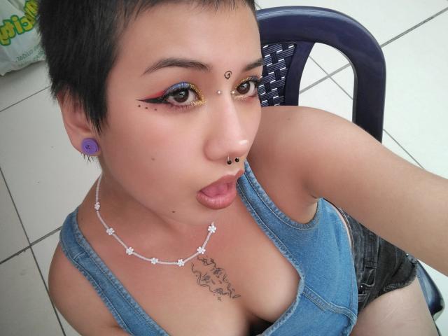 MadisonThomson - Live sex cam - 21859649