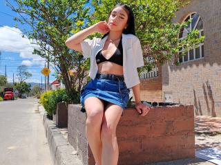 EmmaMorgan69 - Live Sex Cam - 21862209