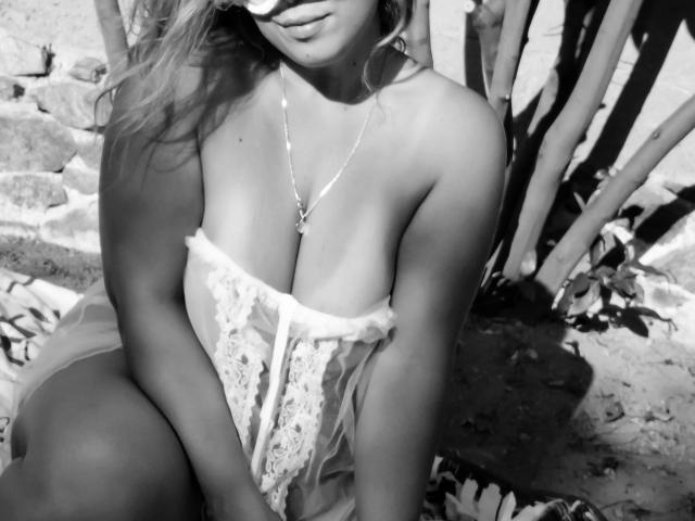 JuliaFrancaise - Camera khiêu dâm &amp; quyến rũ trực tiếp - 21865345