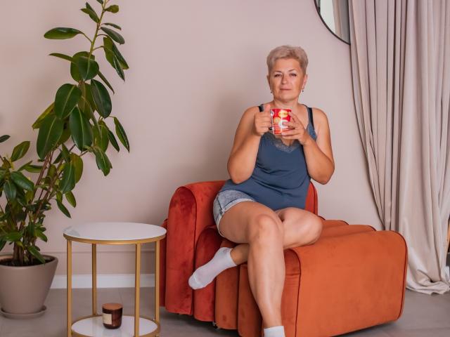 EmiliaGree - Live sexe cam - 21880621