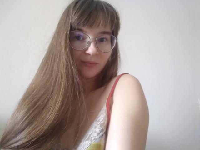 KiraGoldens - Live sex cam - 21888845