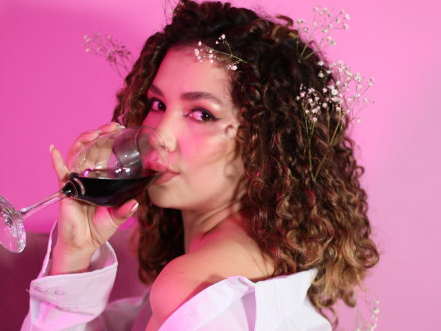 KendallPiierce69 - Live sex cam - 21894317
