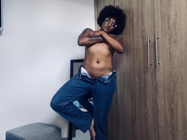 StefyRoldans - Live sex cam - 21900729