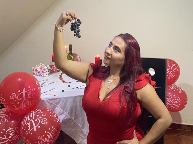 NahelaBigMelonsX - Live porn &amp; sex cam - 21900781