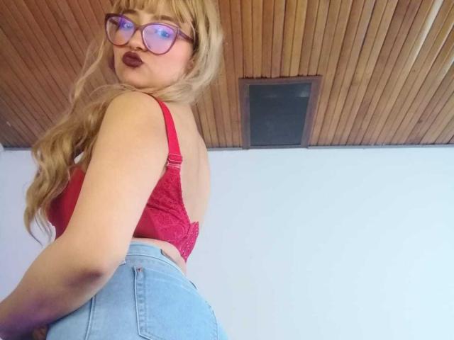 LilaPoiluDom - Live porn &amp; sex cam - 21910353