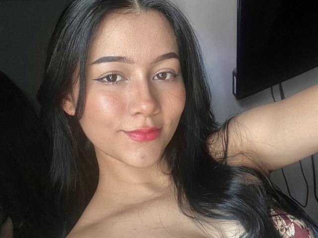 DeisyWest - Porno na żywo i seks kamera - 21911141