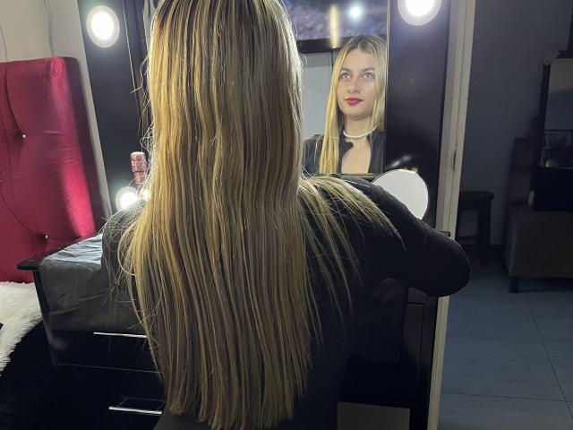 AtheneaRossi - Sexe cam en vivo - 21918537