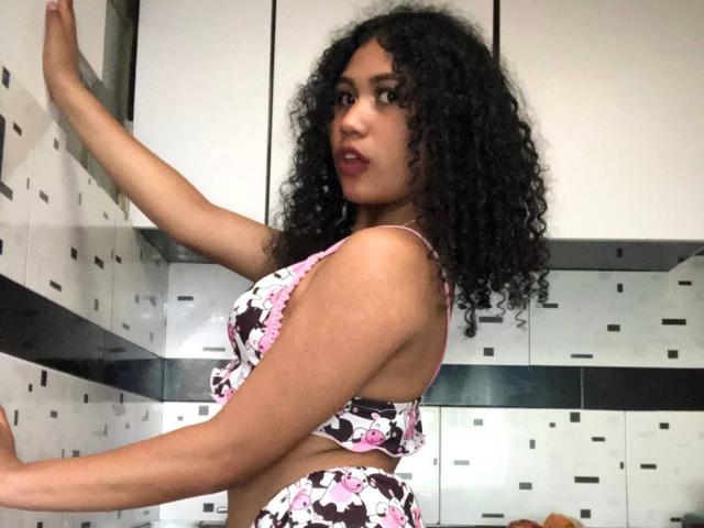 SophieSonyas - Live Sex Cam - 21919525