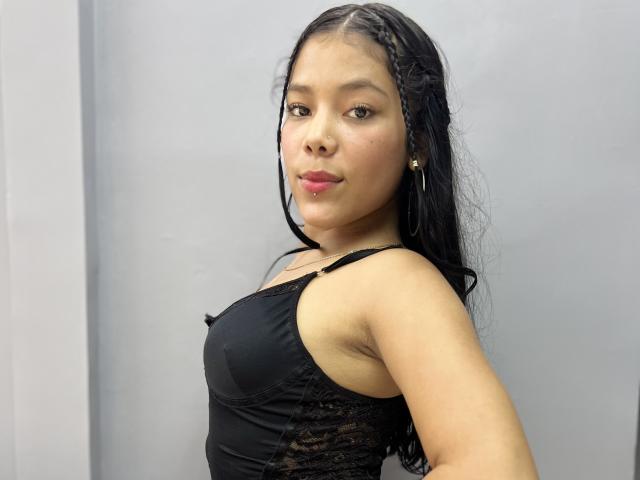 SalmaVitori - Live porn &amp; sex cam - 21924625