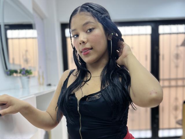 SalmaVitori - Live sex cam - 21924637