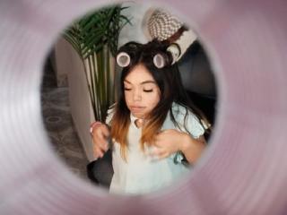 MichelleBrooks - Live porn &amp; sex cam - 21932817